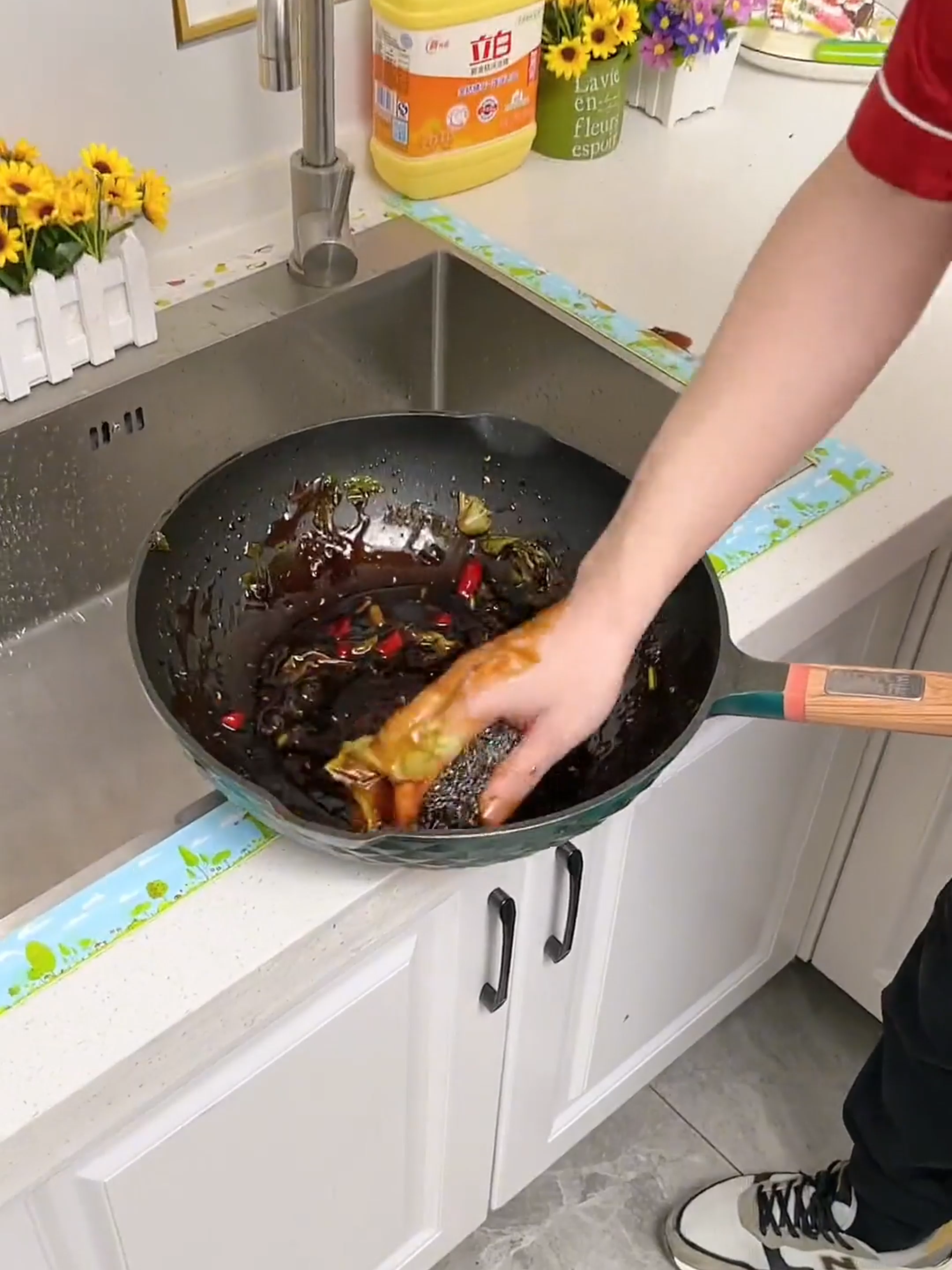 A sleek, modern brush that looks great and cleans even better.