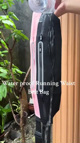 Kailangan mo to kung nasa running/jogging era ka na. 🏃🏻‍♀️ Happy running! #runningwaistbag #runningbeltbag #runningera #runningaccessories #beltbag 