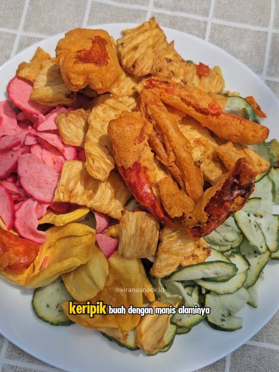 rasakan sensasi makan keripik buah, keripik sayur dan kerupuk buah hanya di Kirana Snack. id #fyp #foryou #kirana #kiranasnack #anekakeripikkerupuk 