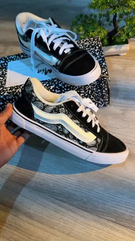 Men’s and women’s sports shoes#shoes #shoesformenandwomen #sportsshoes #mensandwomensshoes 