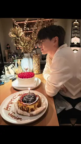 PRE-HBD จูเนียร์ เรามาฉลองกันเป็นครอบครัว🎂🎂🎂มีความสุขมากๆนะคะ#atlas_th #atlasfc#junioratlas