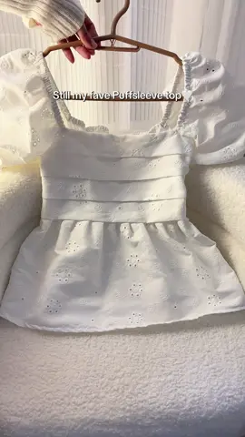 Still can’t get over with this eyelet Puffsleeve top😭#puffsleevetop#eyelettop#tops#topsforwomen 