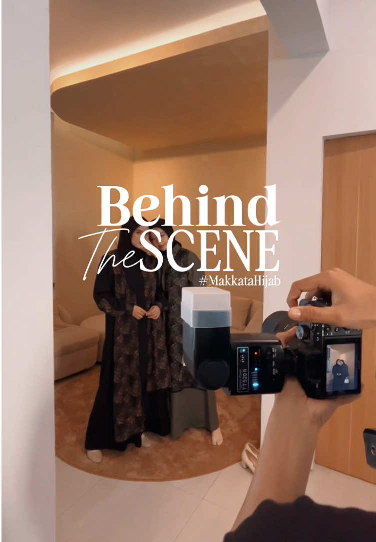 Intip dulu behind the scene photoshootnya yuk 🥰 #fyp #bts #dibaliklayar #sneakpeak #fashionhijab 