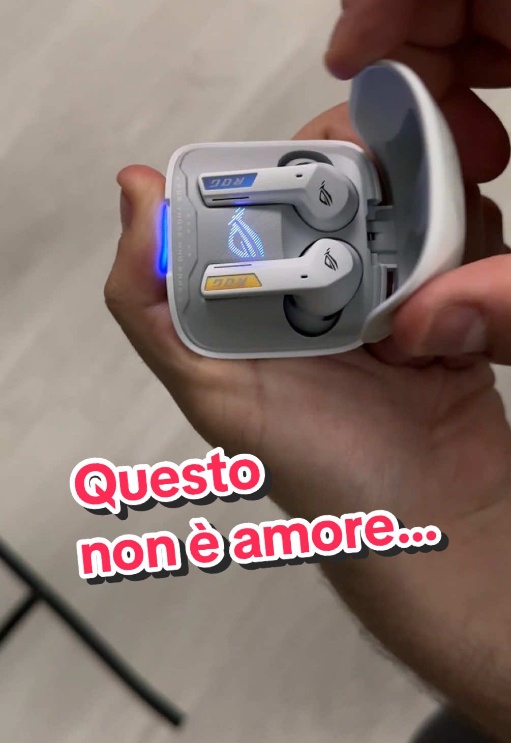 Non è amore. È ROG Cetra! 💍 Voi accettereste una proposta di matrimonio così? @dario ferracci  @GiadaCristinabessi  #ROG #ROGCetra #ROGCetraSpeedNova #cuffie #matrimonio 
