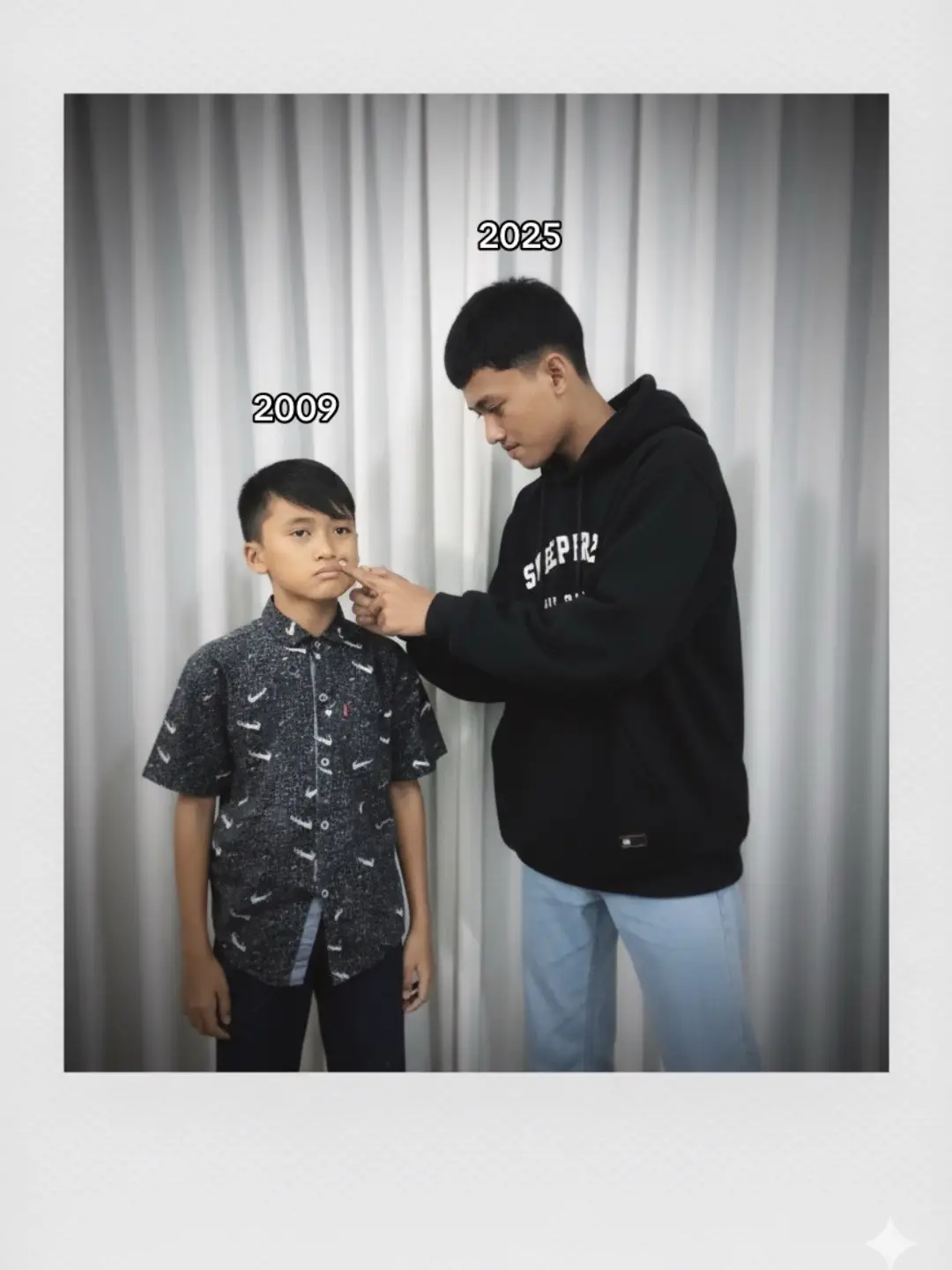 untuk aku kecil... maaf banyak impian mu yang belum aku raih, karena dunia belum ramah seperti yang kamu impikan, terimakasih sudah bertahan sejauh ini, tetap hidup lebih lama yaa #geminiai #fotomasakecil #trend #viral #fypシ゚   