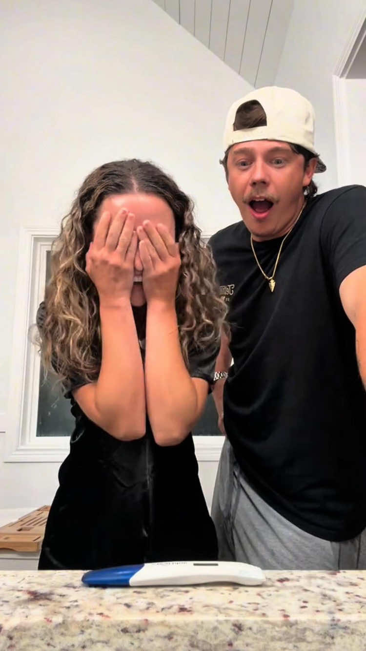 Most surprising reaction 🥰💕 #pregnancy #pregnancyannouncement #couples #youngparents #baby #pregnant #babyannouncement #pregnancyjourney #surprise #family #moments #reaction #fyp #tiktok #usa 