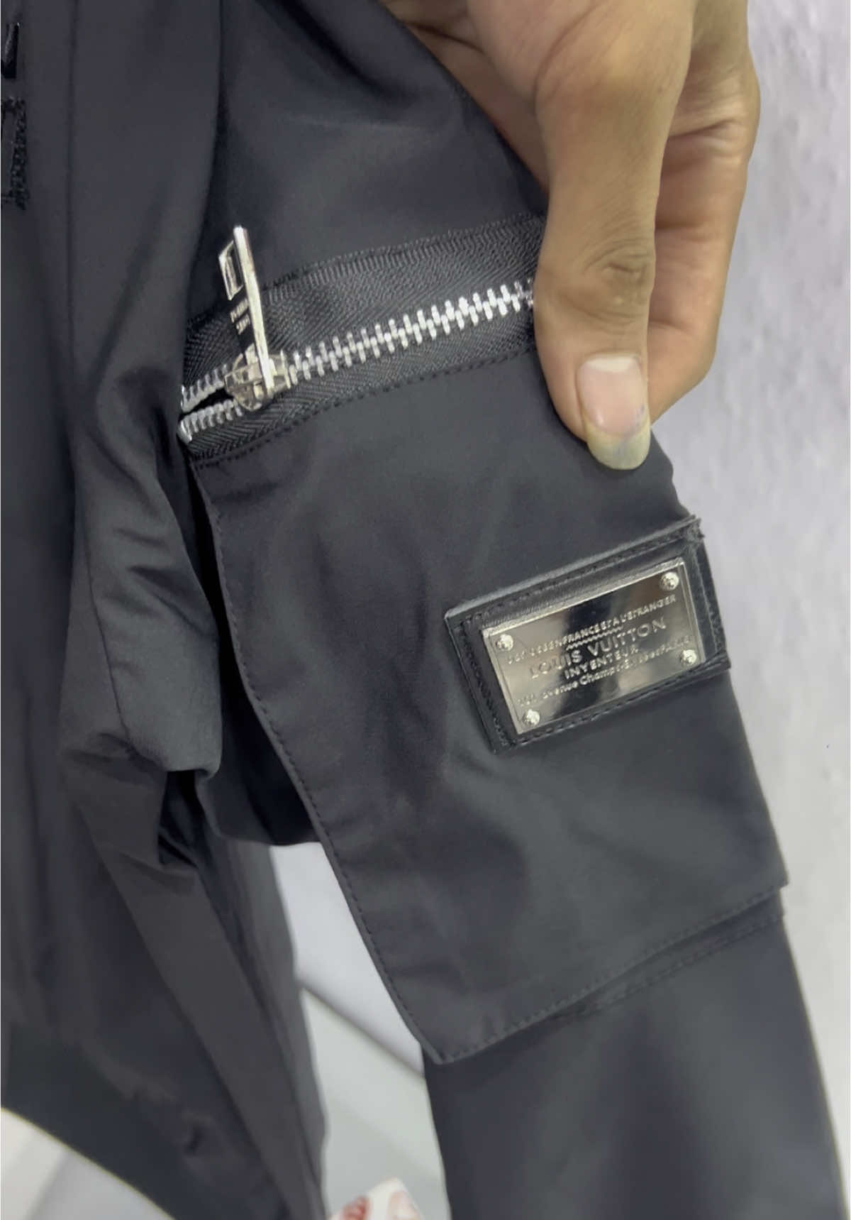 Khoác Gió Lv Hoạ Tiết Full Thêu Khoá Hãng 🛍️ #huyanhdsq2 #huyanhoder #thoitrangnam #quanaonam #hangcosan #fyp #viral 