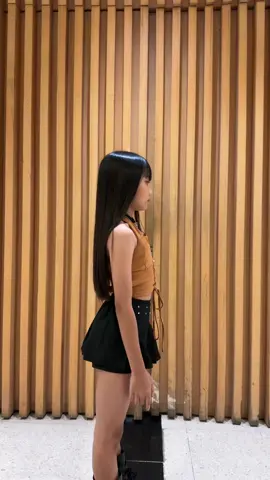 New woman - @LISA @LLOUD #lisa #kpop #dance #fypシ゚ #chillchill 