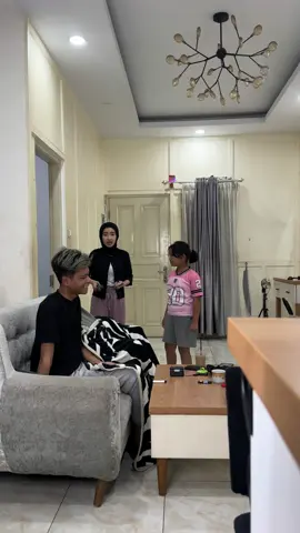 kenapa malah dikagetin🗿😭#sipdam #fyp #prank #hiburan #muslim 