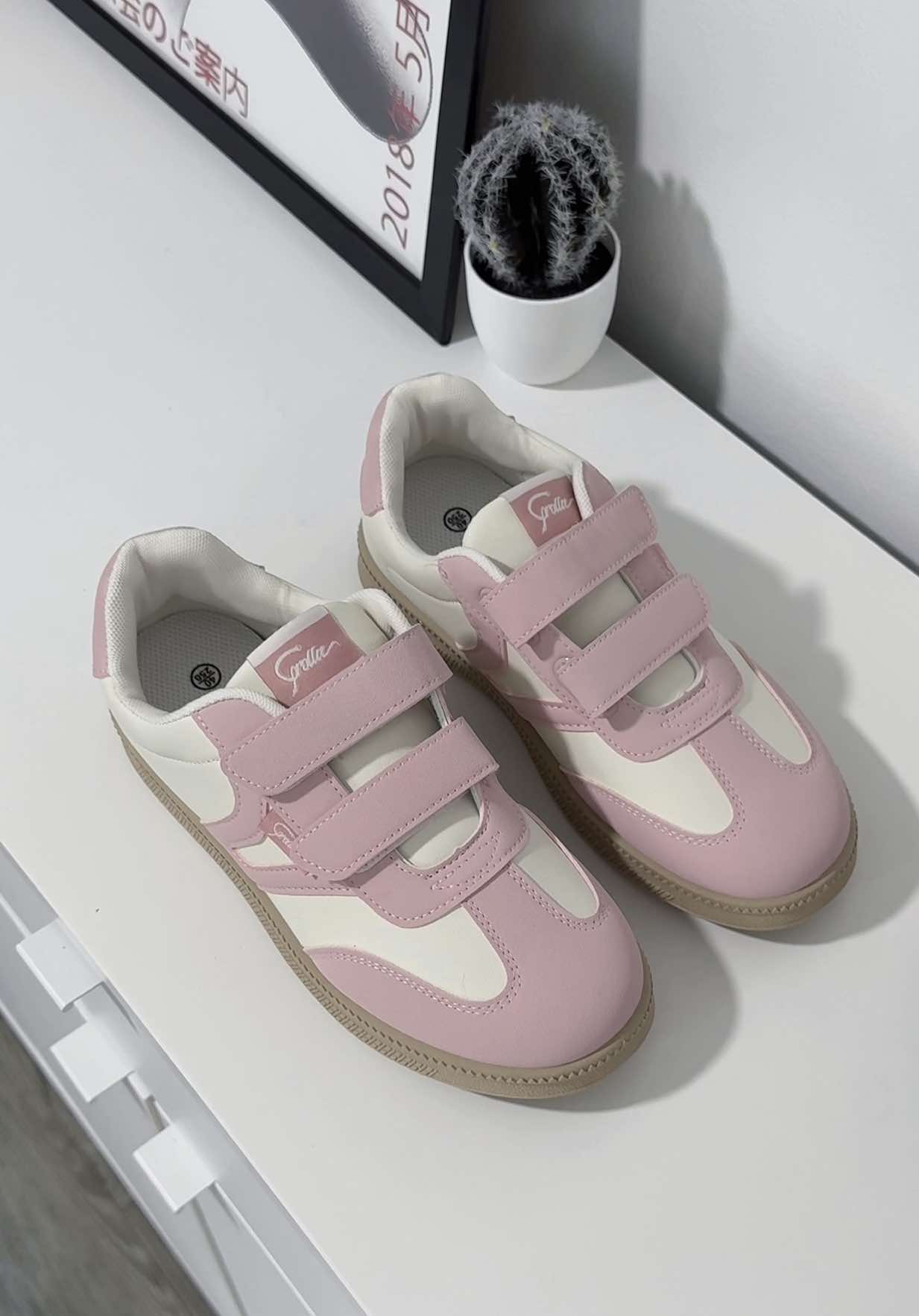 new velcro shoes from corolla! #shoes #shoesforwomen #velcroshoes #shoesrecommendation #corollashoes 