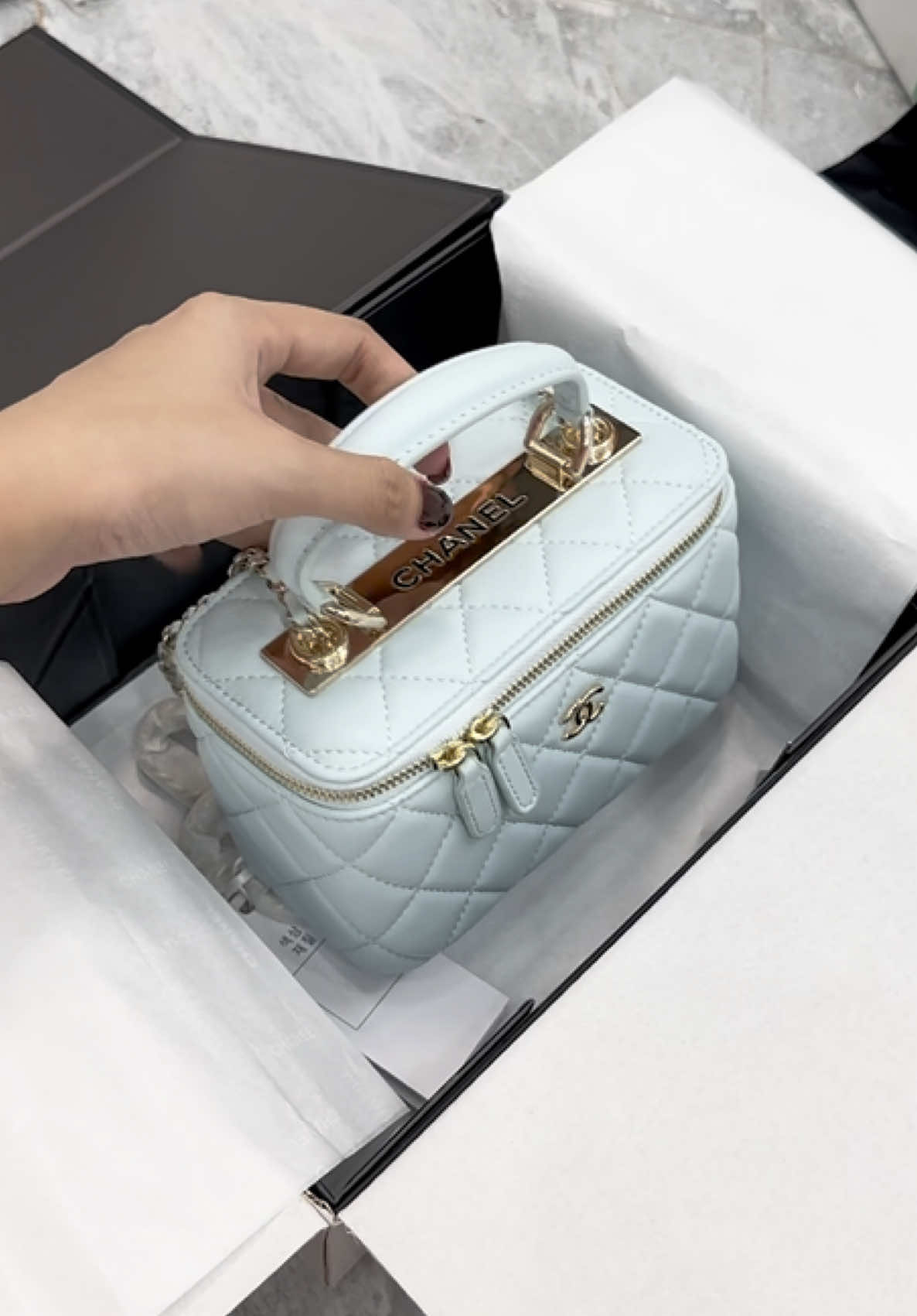 Chiếc túi có 🪞trịu diu 😍 