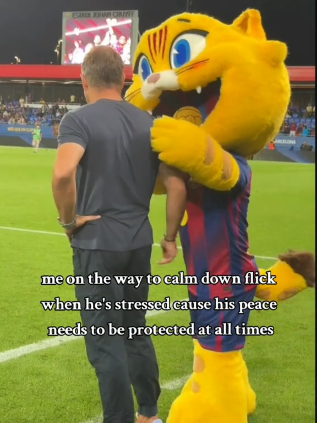hate to see him stressed😔 . . . .#hansiflick #fcbarcelona #foryoupage #foryourpage #fypage 