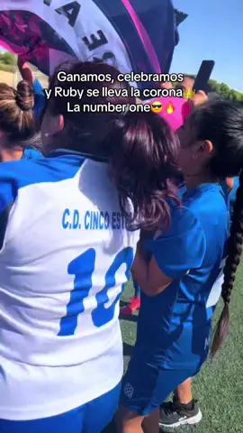 🎶 “Yo soy así, la más dura, la No.1” 🎶 … y Ruby lo demostró tapando los penales decisivos. ¡Qué portera tenemos! 💥 🚀  Ruby activó modo muralla: tapó penales, levantó al equipo y nos dio la victoria. La canción viral no miente: es la más dura. 💯 #Y#YoSoyAsí#LaNo1#futbolfemenino#madridortera