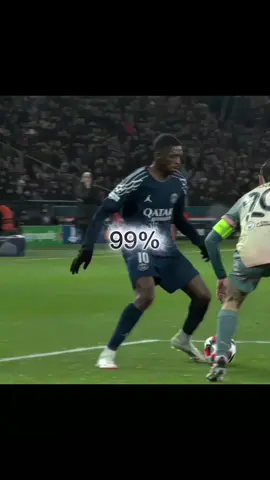 انت من يستحقها☝️#برشلونة #m_brcha #barcelona #الكرة_الذهبية #raphinha 