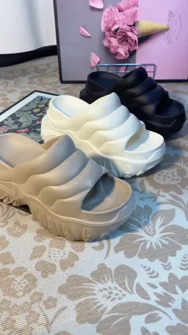 #chunkyshoes #sliponshoes #convenient #comfortable #trendingshoes 