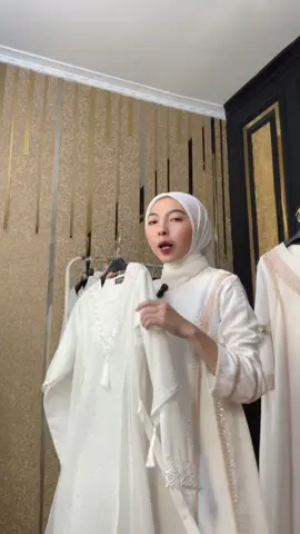 Koleksi gamis putih satu ini kamu wajib punya ! ✨ #gamisputih #gamisviral #umroh #abayaputih 