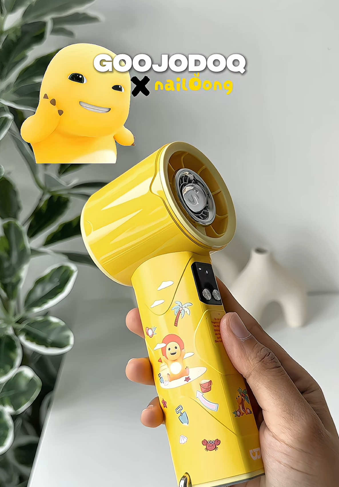 Limited release GOOJODOQ x Nailoong🙈 Cantik teruk eh design dia. Ni dari jauh dah nampak🙈 #goojodoqmy #goojodoqxnailoong #portablefan #handheldfan #nailoong 