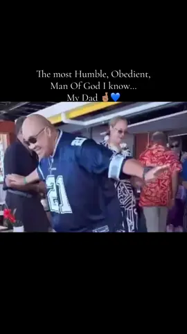 When my dad pulls up to the Kingdom 🇹🇴 he’s always living his Best Life with the Family 🤍🙏🏽 It’s almost his birthday next Sunday, just thinking how Grateful I am to have such an Amazing, Loving Dad ! I’d be lost without him and his prayers 😩🤞🏽🙏🏽💙 #myoldman #myOG #dadpost #funniestmanalive #myheartwhen 