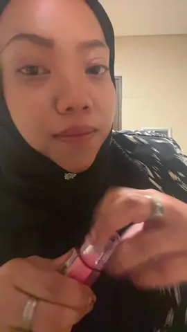 6pcs 6 Branches Berry Glossy Code 06 #createtowin #nurayda86 #yourstrulyaydafie #sgaffiliate #voluminiouslipgloss 