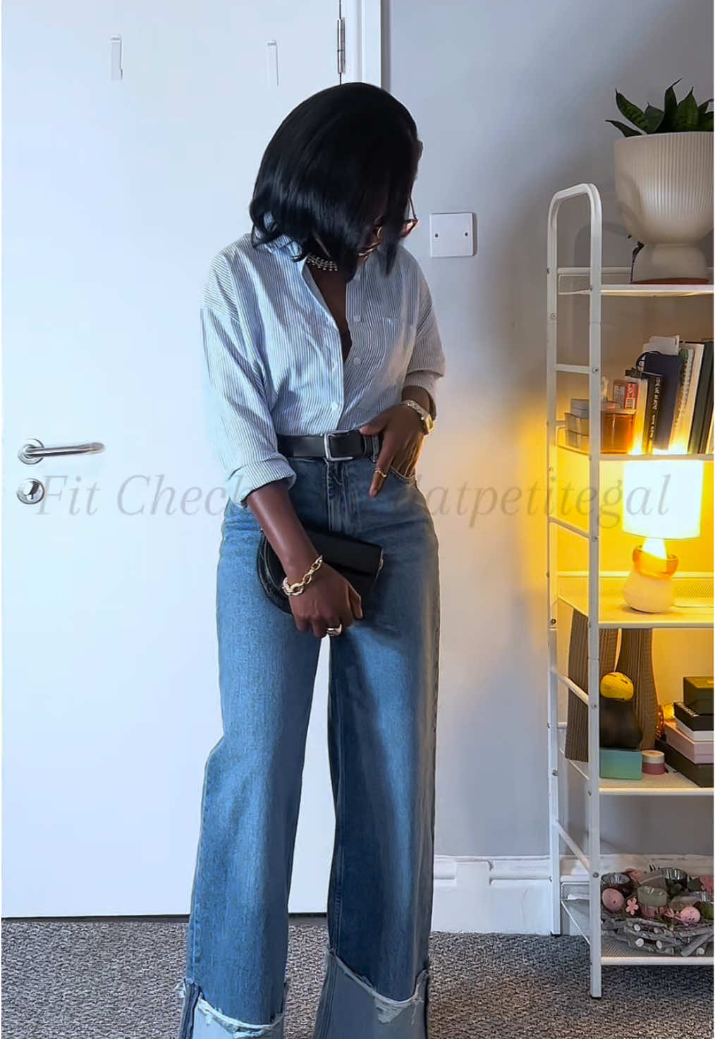Another week of serving effortless outfit Inspo. Wide leg jeans plus a stripped shirt from @Primark with minimal accessories from @TK Maxx paired with heels from @Fashion Nova  #outfitinspo #fitcheck #petitefashion #howtostylejeans #melaninmagic 