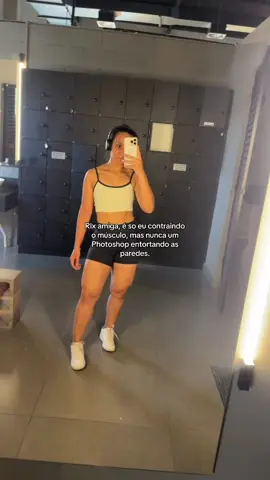 Calma amiga é eu mesmo não é photoshop igual vc kkkkk #gymfriends #academia #humoracademia #gym #treinos 