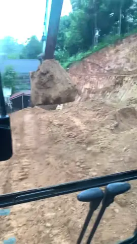 Mùa việc  bắt đầu vào vụ rồi chiến đấu thôi ae ơi 😘😘#nghenghiepcuatoi 😛#sk135sr #tiktok #kobelco #excavator 