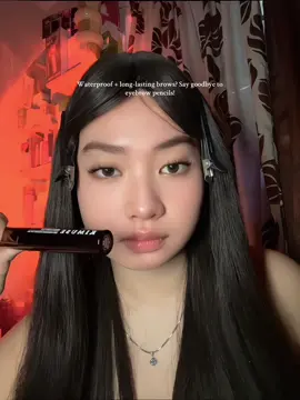 Finally found a brow gel that actually stays put 🤎 No smudge, no retouch, just perfect brows for 72 hours! #BrowOnFleek #MakeupHacks #BeautyTok #EyebrowGel #MakeupMustHave @KIMUSECOSMETICS @Kimuse_philippines 