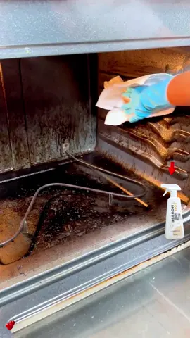 Stubborn oven grease won’t budge? 😤 Grease Cleaner melts it away in secs! 🧼#OvenClean #kitchenhack #satisfyingcleans #cleaninghacks #cleaning 