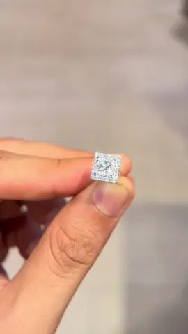 Bông tai vàng trắng chủ vuông Moissanite siêu lấp lánh 💎 #phanhungluxury #trangsuc #nhannammoissanite #lắctay #bongtai 