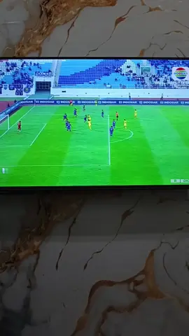barba menyetak gol pertama nyaa di saat persib kesusahan mencetak gol dikarnakan persib bermain dengan 10 pemain #persibbandung 💙