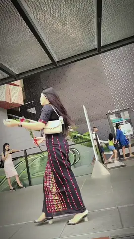 ခင့်​ကို🖤