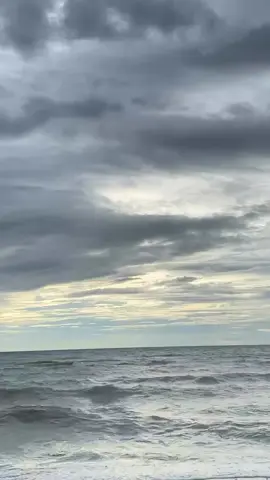 আমি হলাম চন্দ্রবিন্দুর মত, কারো জীবনে থাকলে সুন্দর, না থাকলে উচ্চারণে ভুল হয় না। #foryoupage 