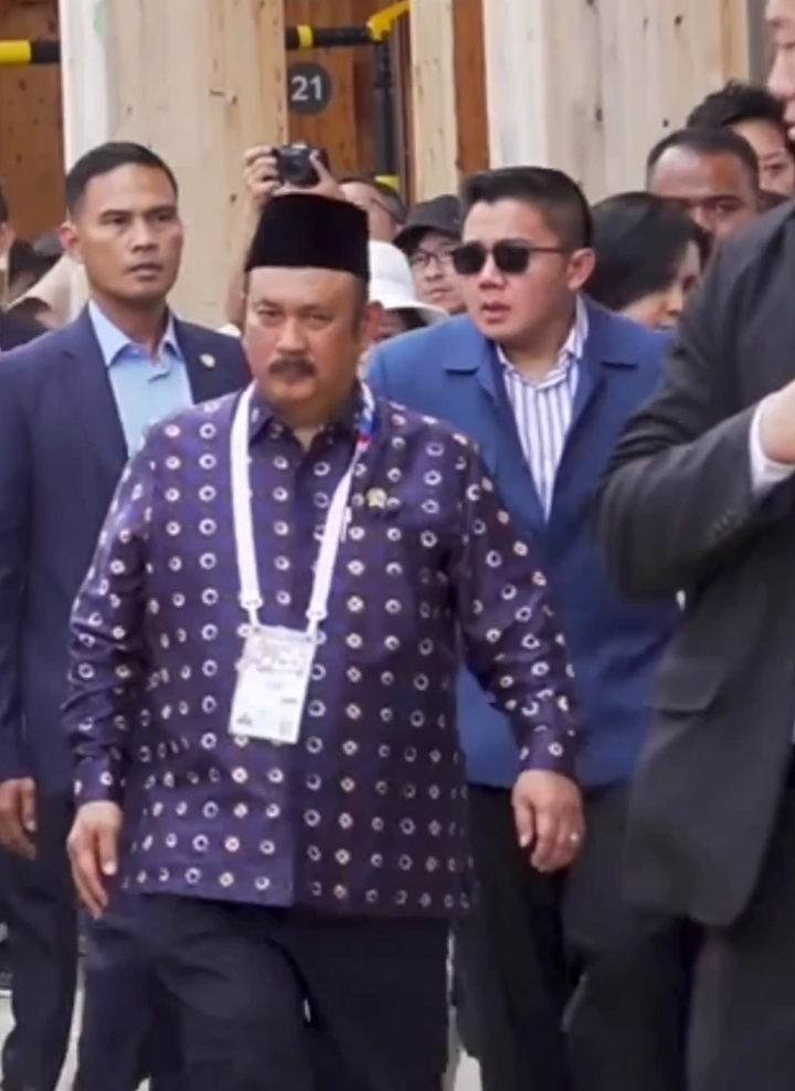 menyala bgt Mas Seskab💙✨😍 #letkolteddy #teddyindrawijaya #trending #fypシ゚ 