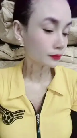 vô tình nhìn những thứ ko nên thấy, để rồi có những cảm xúc ko nên có 😔😔