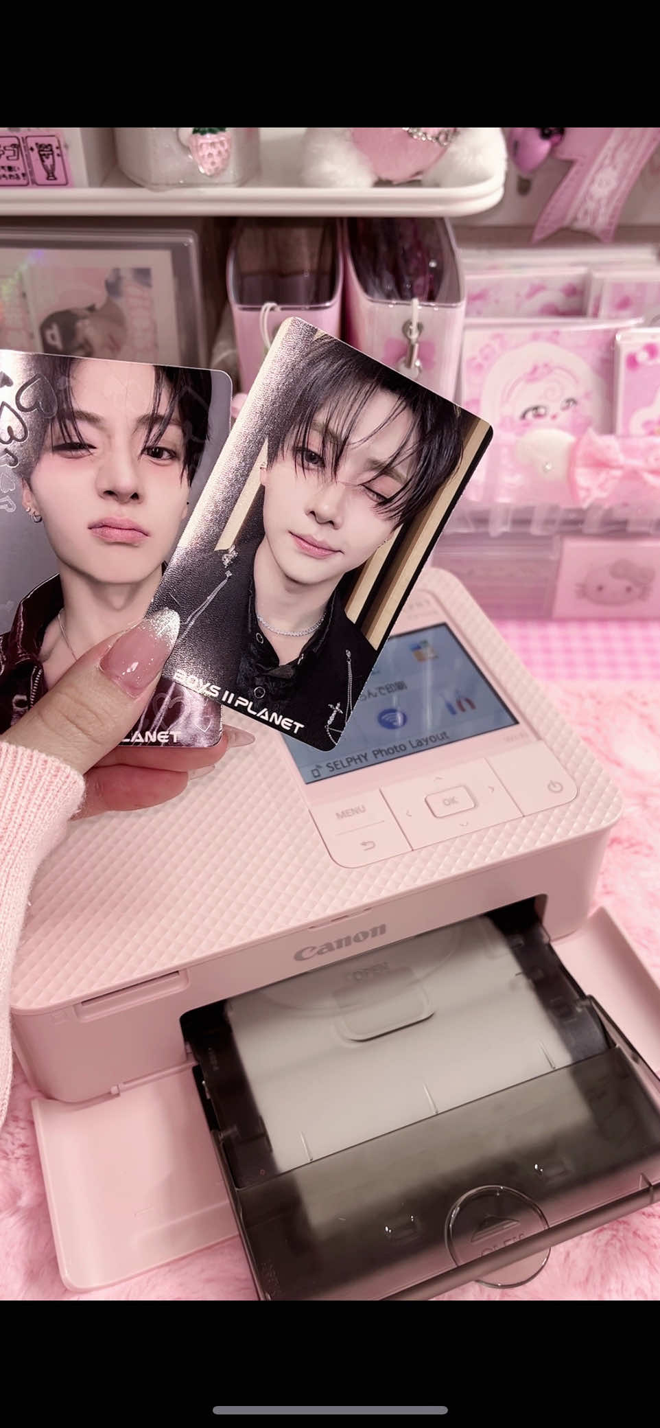 お家で簡単自作トレカ‼️ Canon SELPHY CP1500を買ってみましたꔛ‬♡ まさかこんな簡単に作れちゃうとは🥹🤍 次は証明写真風も作ろっかな…💭 #自作トレカ #トレカ #canon #プリンター #おすすめ 