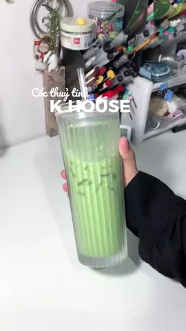 Tui mới tậu được e cốc thuỷ tinh sọc dọc siu siu xinh nè 🍁🍁🍁🍁🍁  Cụa nhà K HOUSE 🤍🤍  #khouse #khousesmart #xh #atth #fyp 