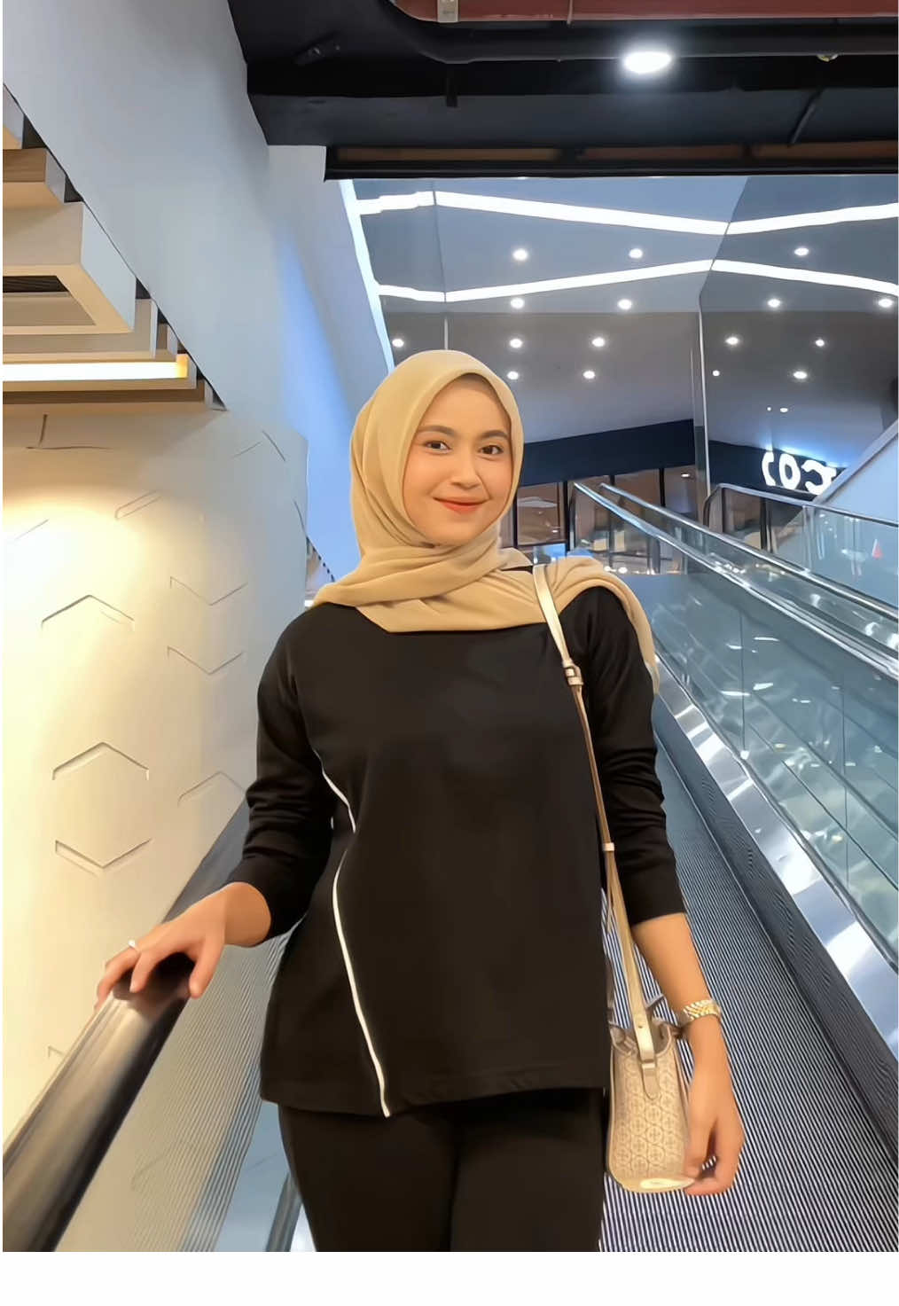 ak jatuh cinta sama kaosnya 🫶