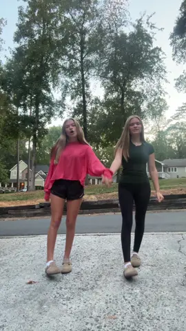 Happy birthday to me and my twin @Elizabeth #fyp #trendidea #relatable #influencer #birthday 