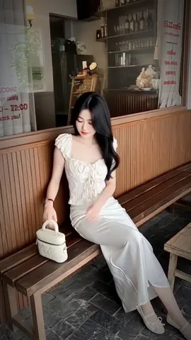 Chiếc áo thật sự mang đến sự nữ tính 💓 Cận vải và lên mẫu nhà em lên dáng đây. Nhắn em để được tư vấn chi tiết và thông số sản phẩm 💓  Alan Premium - Thời trang & làm đẹp #alan #alanpremium #thoitrang #goclamdep #aokieu 
