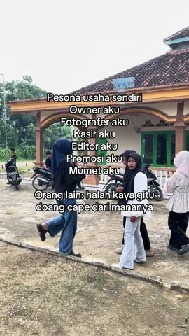 Menyala pinggangku 🤣😭😭 #studiomini #fotostudio #lampung #fyp #lewatberanda 