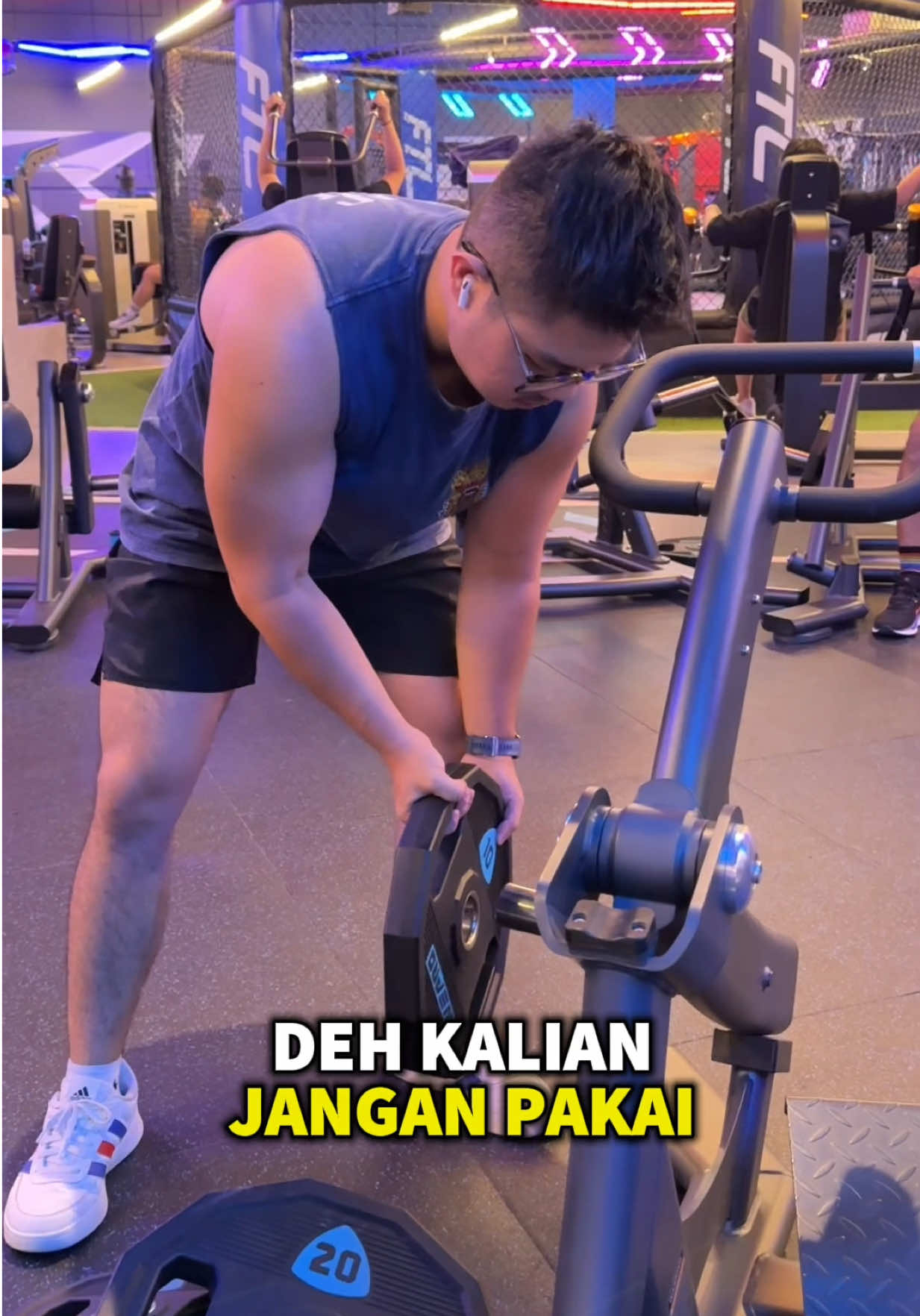 nyeri sendi emang kadang ngeselin... tapi mau gimana lagi ygy? tapi serius deh, susu tulang etawalin emang best banget buat ngurangin rasa sakitnya.  #susuetawa #susutulang #susutulangherbal #susuetawalin #susutulangetawalin @Etawalin Official 