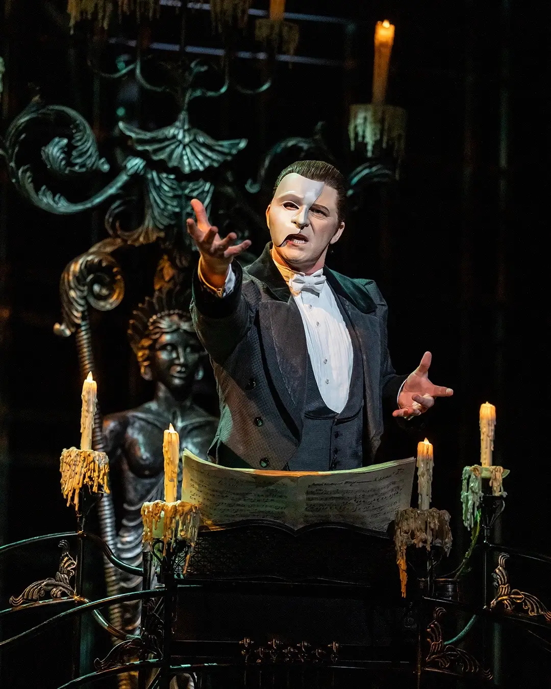 Starting the week with a first look at our breathtaking production photos featuring the new cast of #PhantomLondon! Prepare to be transported to the Opera Populaire... ✨ New tickets are now onsale, with booking extended to October 2026. 📸 Johan Persson #phantomoftheopera #westend #musicaltheatre #2026 