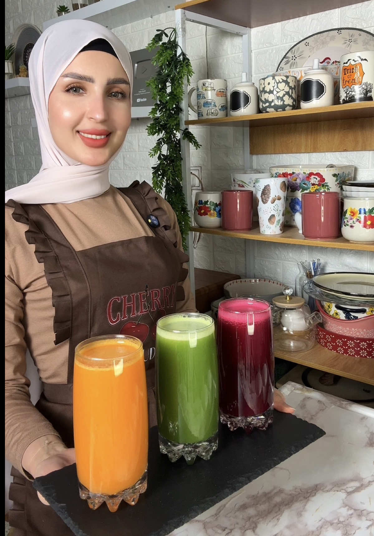 عصائر الصحة والجمال🩵😍✨ مكونات العصير الأخضر ..💚 خيار 🥒 تفاح اخضر 🍏 ليمون 🍋 زنجبيل 🫚 كرفس 🌿 ______ مكونات العصير البرتقالي 🧡 جزر 🥕 تفاح احمر 🍎 برتقال 🍊 ______ مكونات العصير الاحمر ❤️ شمندر ❤️ رمان  ❤️ تفاح احمر 🍎 ليمون 🍋 ___________ معصارة الفواكة اخذتها منا 👈🏻@globalhomeapliances  #طبخ #اطبخ_علي_تيك_توك #طبخات_تيك_توك #اكسبلور #العراق 