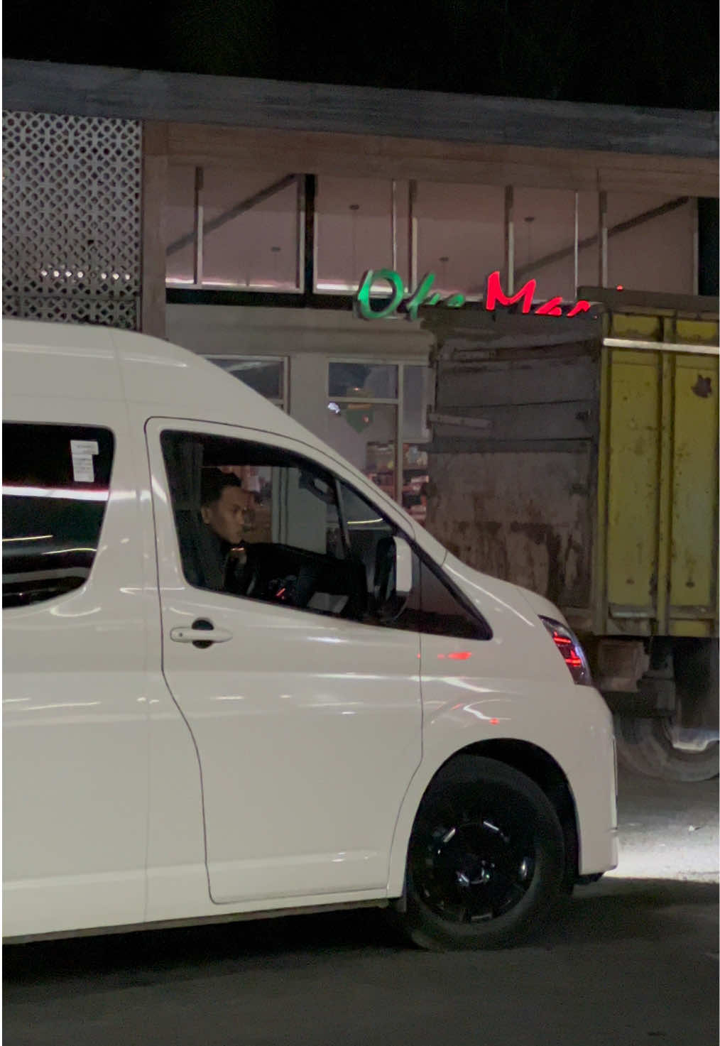 Ready For Rent  Hiace Premio  • 14 Seat (Rimba Kencana) • ⁠Reclining Seat • ⁠Google TV • ⁠Audio Karaoke • ⁠USB Charger Type B • ⁠Safety Belt • ⁠Palu Pemecah Kaca • ⁠P3K WhatsApp & Call • 085875398618 Official Social Media  • Instagram : @hiacejatinom • TikTok : @hiacejatinom #rentalmobilklaten #sewahiaceklaten #sewaelfklaten #sewabusmediumklaten #klaten24jam 