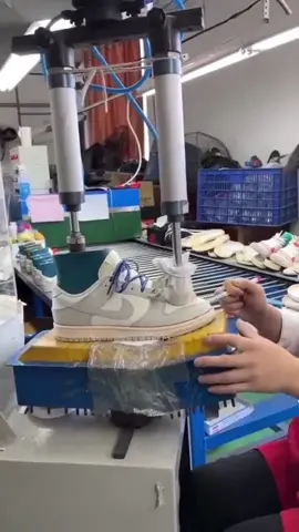 Wholesale shoes from Chinese factories, $2 a pair, for both adults and children, no retail.#鞋子批发外贸 #