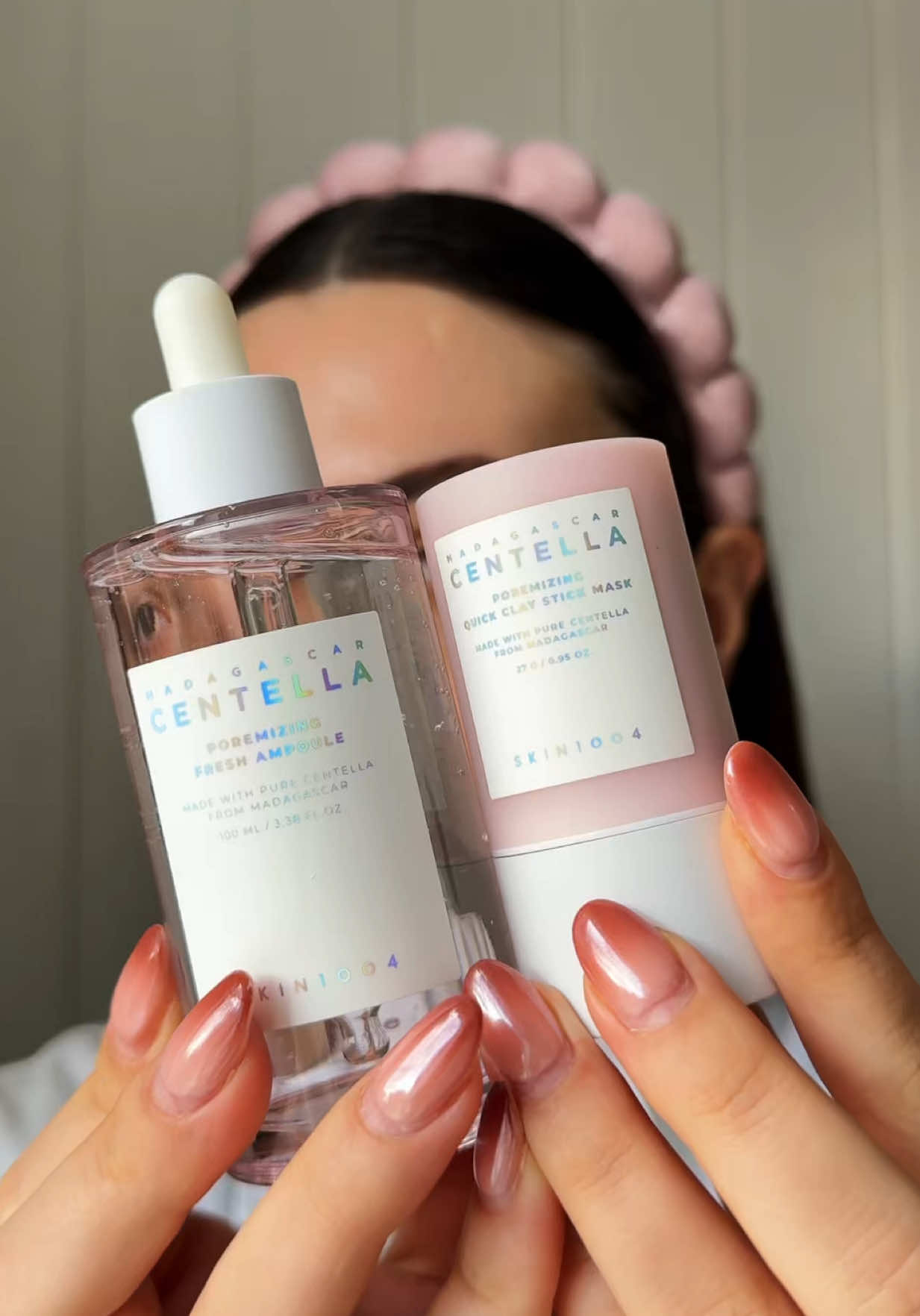 Double the care, double the glow ✨ Starting with the @SKIN1004 US Clay Stick Mask 🧖 to remove impurities & prep my skin, then I follow with the Madagascar Centella Poremizing Fresh Ampoule 💧 for 9 Peptides, Centella & Aloe that tighten, refresh & hydrate. Hello smooth, glassy skin 💁🏻‍♀️ #skin1004 #centella #pinkampoule #peptide #koreanskincare 