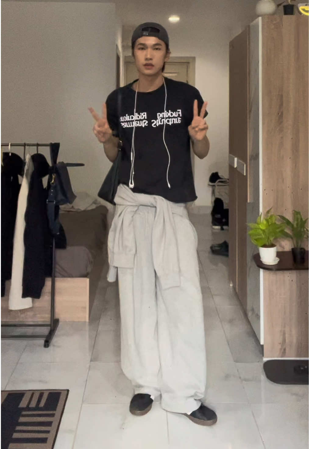 Keeping it casual, but never basic🖤🩶  . . . #穿搭 #model #OOTD #CasualStyle #outfit 