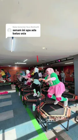 Membalas @Susi_Marlina10 alhamdulillah temen kita ada ibu2 50tahun dan dia gak pernah skip trampolin berani main lutut dan kaki 😍😍😍 intinya klo capek berenti jgn dipaksa..🥰🥰🥰#xyzbca #fyp #senamtrampolineindonesia #fypシ゚ 
