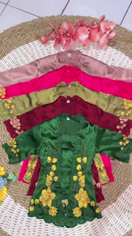 Ready kebaya Bali bordir anak modern.kirim seluruh wilayah.                                 WA:08131701539#bali #denpasar #gianyar #lombok #kebaya 