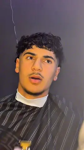 Barber lip prank🤣 #scareprank #scarecam #prank #barber #funnyvideo 
